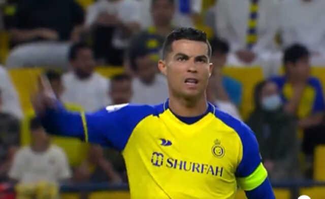 Arabistan'da kendini iyice bozdu! Ronaldo'dan stadı buz kestiren hareket Arabistan'da kendini iyice bozdu! Ronaldo'dan stadı buz kestiren hareket