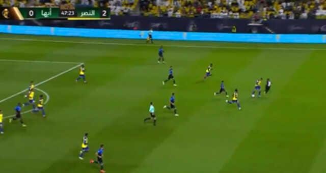 Arabistan'da kendini iyice bozdu! Ronaldo'dan stadı buz kestiren hareket Arabistan'da kendini iyice bozdu! Ronaldo'dan stadı buz kestiren hareket