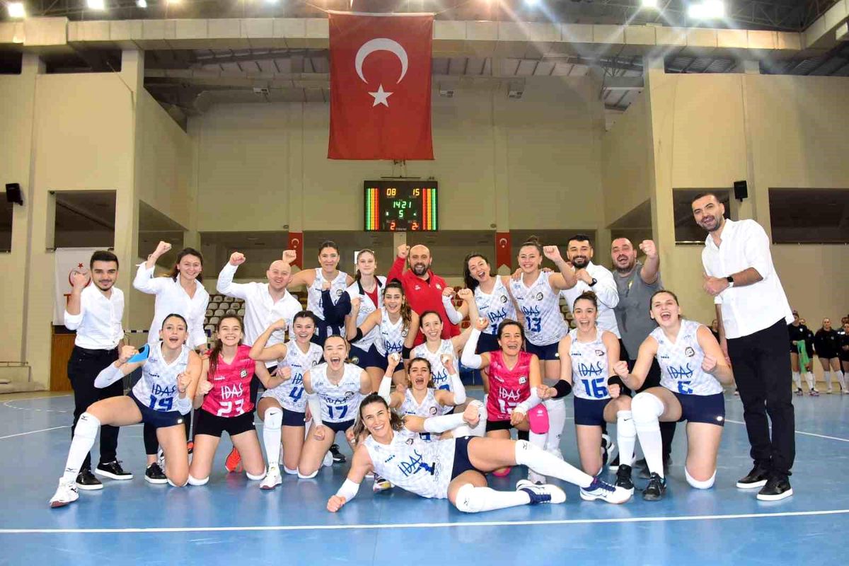 \'Bizim Kızlar\' yarı finalde