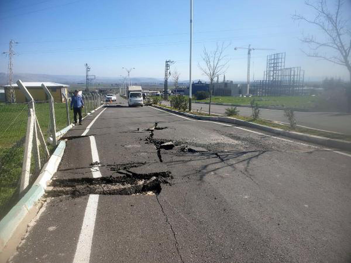 DEÜ'lü uzmanlar, afet bölgesinde ulaşım yollarındaki hasarları raporladı