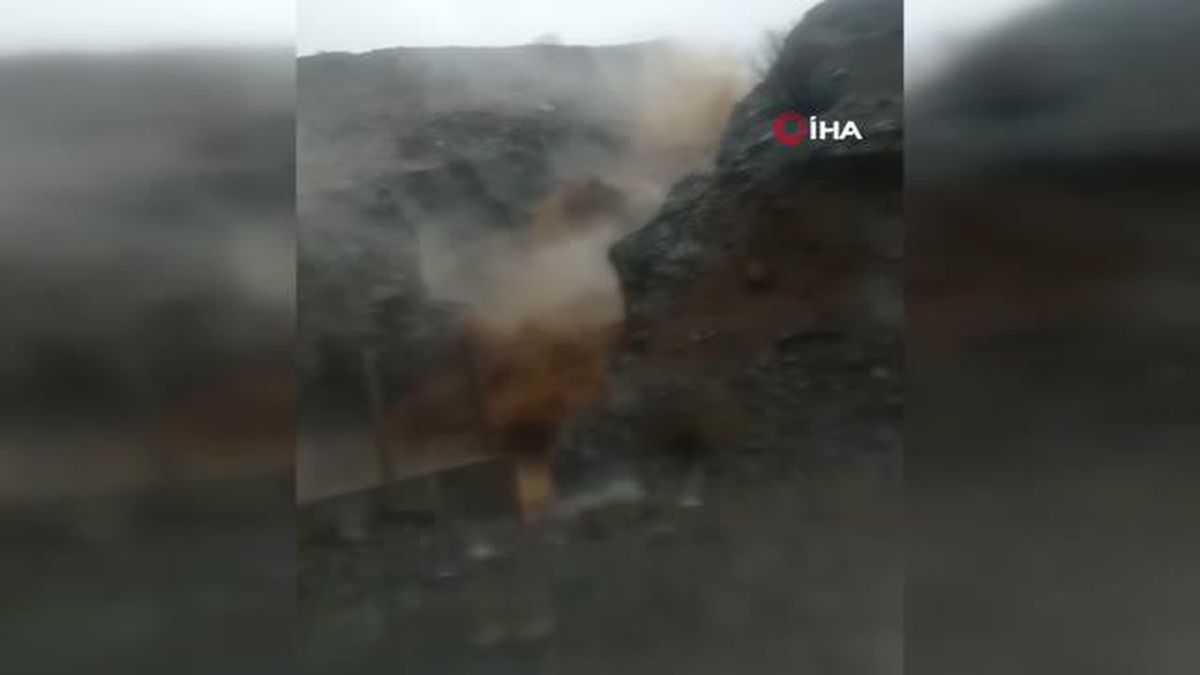 Elazığ'da aşırı yağış sonrası şelale coştu