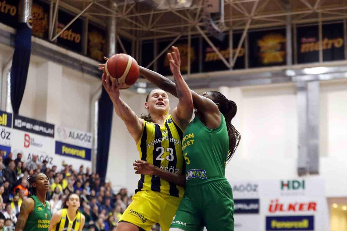FIBA Kadınlar EuroLeague: Fenerbahçe: 82 Sopron Basket: 62
