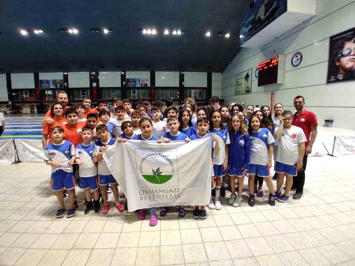 Genç kulaçlar yüzme sporunun geleceğine ışık saçtı