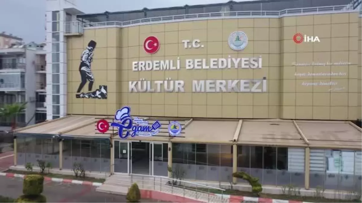 Her gün 10 bin depremzedeye sıcak yemek