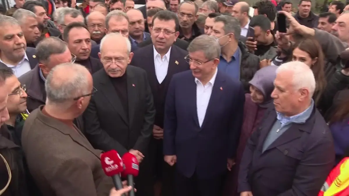 Kemal Kılıçdaroğlu\'ndan Hataylı Depremzedeye: "Yıkılan Evlerinizin Tamamını Yapacağız. Ayrıca Bir Borç Ödemeyeceksiniz.