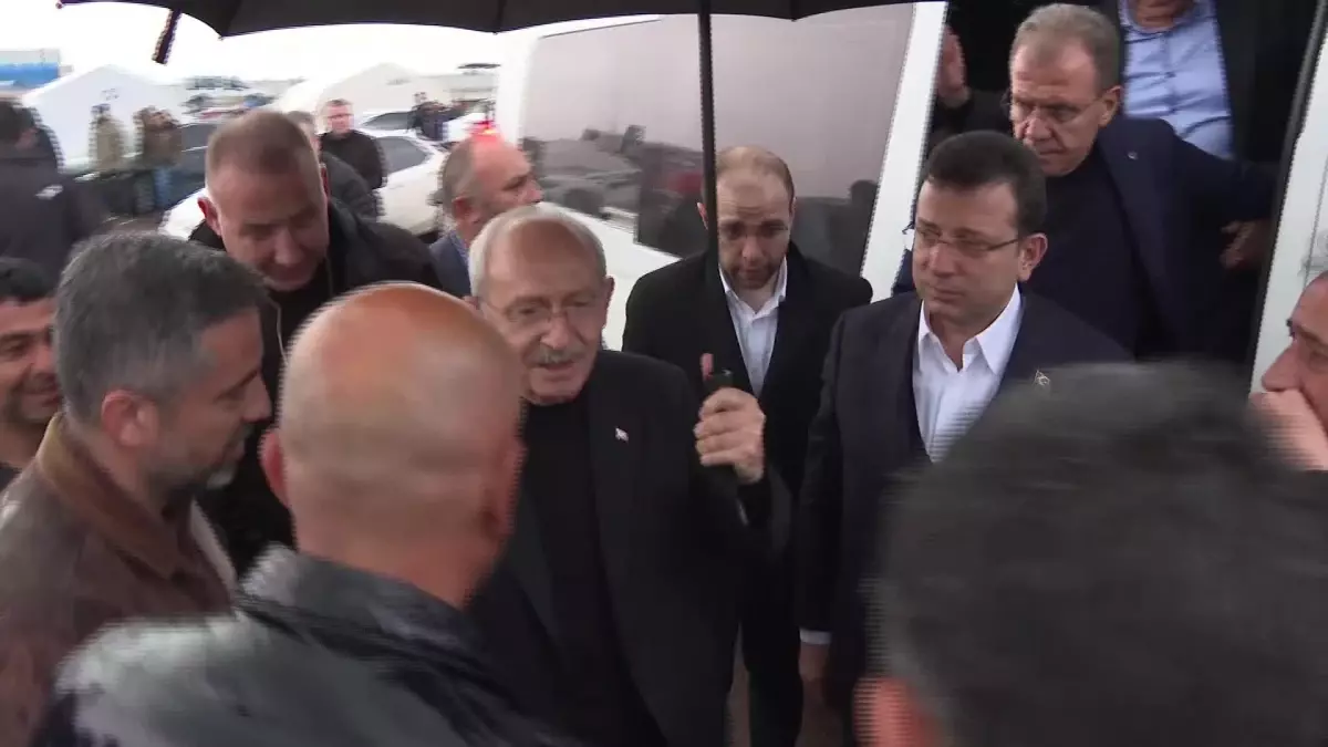 Kılıçdaroğlu\'na Dert Yanan Kırıkhanlı Depremzede: "Eğer Ak Partiliysen Çadırın da Var, Yiyeceğin de Geliyor.