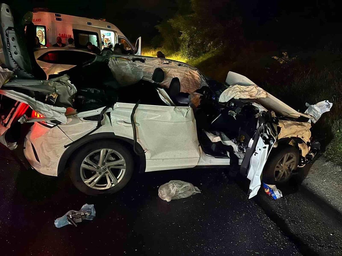 Mersin\'de trafik kazası: 1 ölü, 2 yaralı
