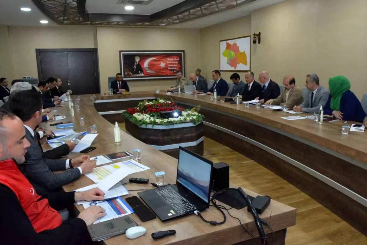 Siirt Valisi Hacıbektaşoğlu, çalışmaları masaya yatırdı