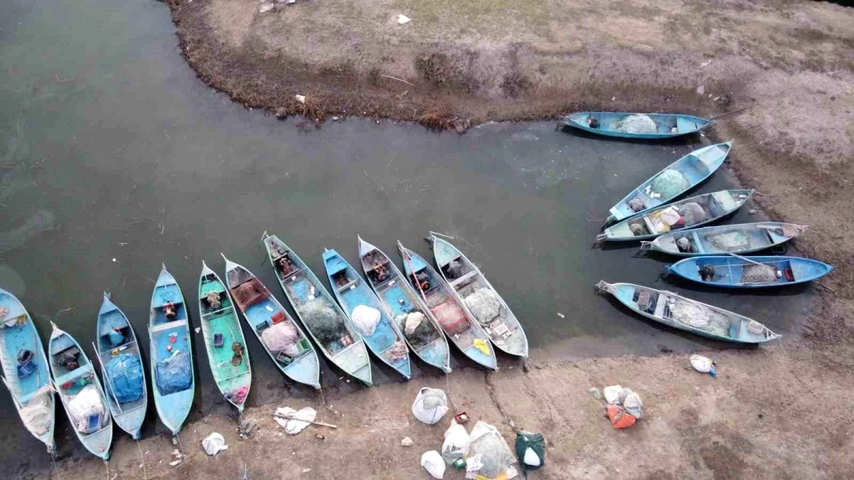 Türkiye\'nin en büyük tatlı su gölünde balık av yasağı başlıyor
