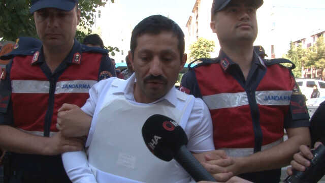 1 aylık bebeğinin annesini 8 kurşunla öldüren koca, ilk duruşmada beraatını istedi: Neden öldürdüğümü kaynanama sorun 1 aylık bebeğinin annesini 8 kurşunla öldüren koca, ilk duruşmada beraatını istedi: Neden öldürdüğümü kaynanama sorun