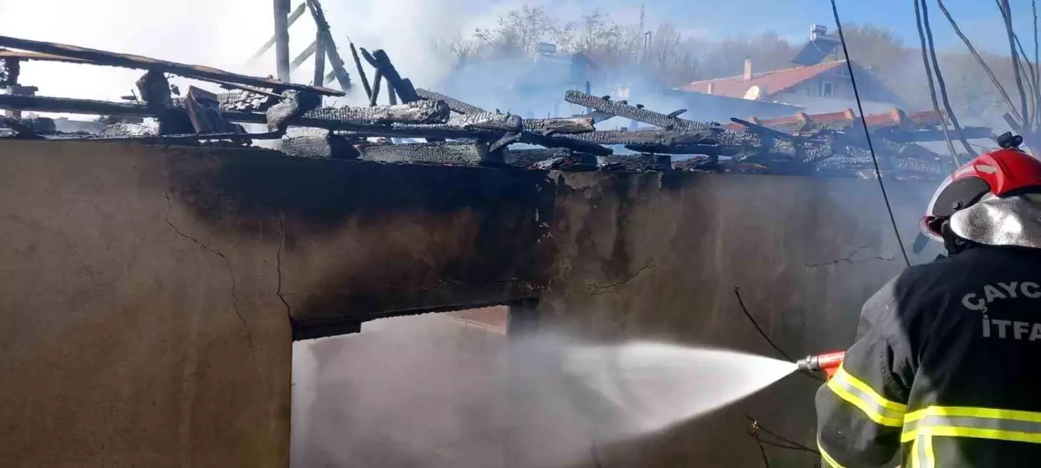 Çaycuma\'da ev yangını