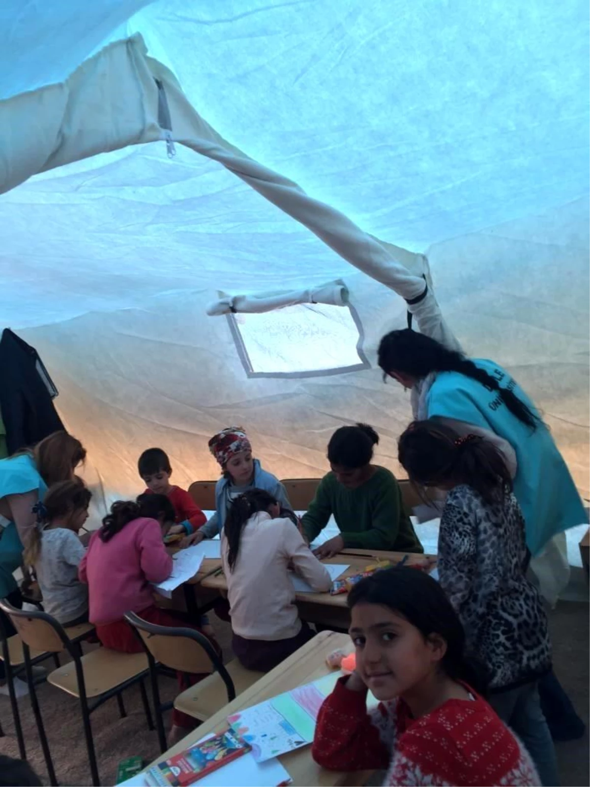 Diyarbakır\'da çadır kentte çocuklar kurslar ile stres atıyor