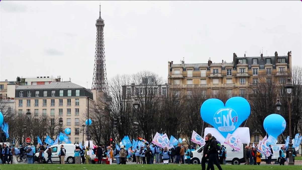 Fransa\'da halk emeklilik reformuna karşı bir kez daha sokakta