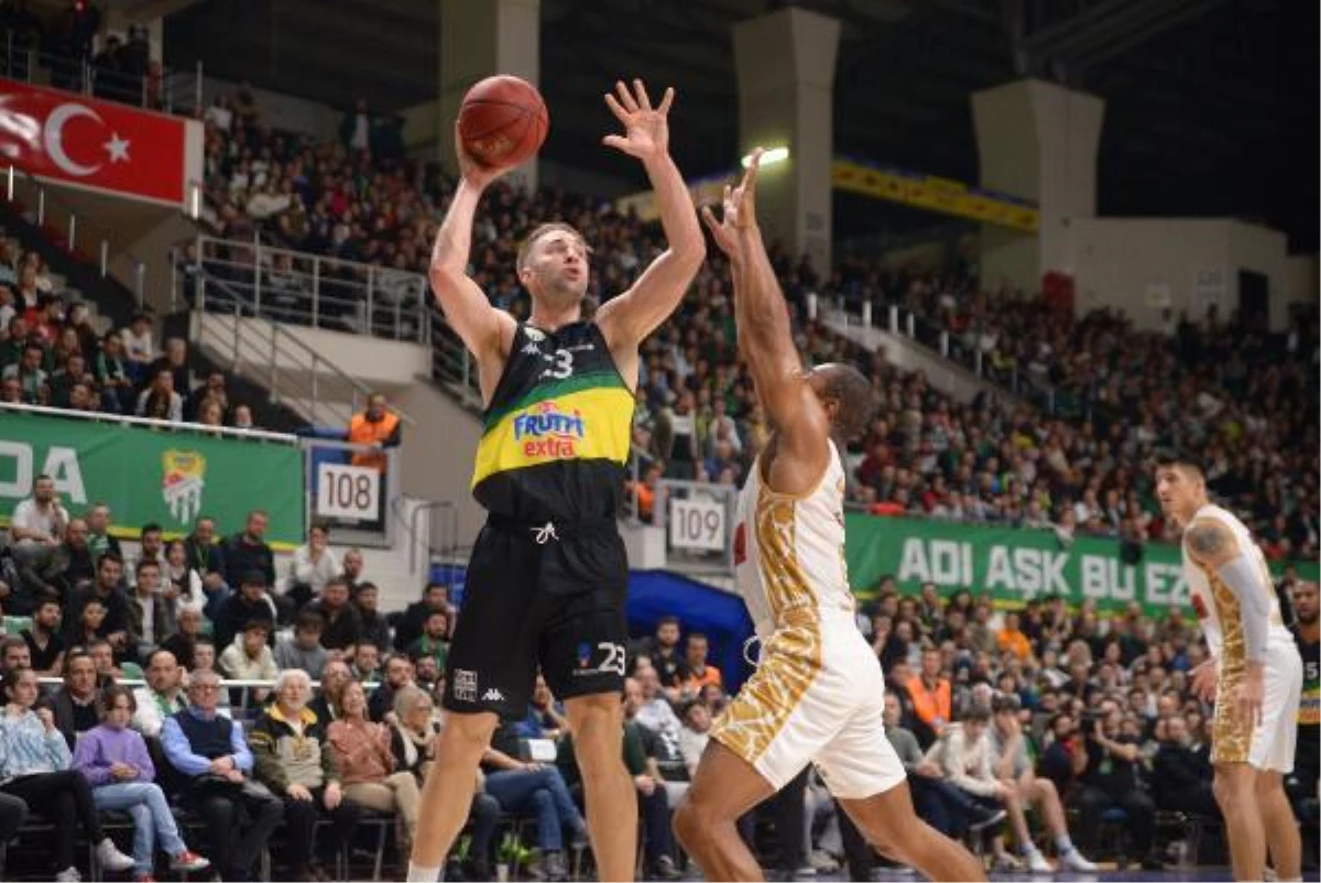 "Basketbol: 7Days Avrupa Kupası" başlıklı haberimizdeki skorlar sehven yanlış yazılmıştır, Frutti Extra Bursaspor: 73 - Umana Reyer Venice: 89...