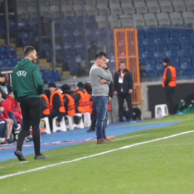 Her şutları gol oldu! Tarihi skor sonrası Emre Belözoğlu'nun görüntüsü her şeyi anlattı