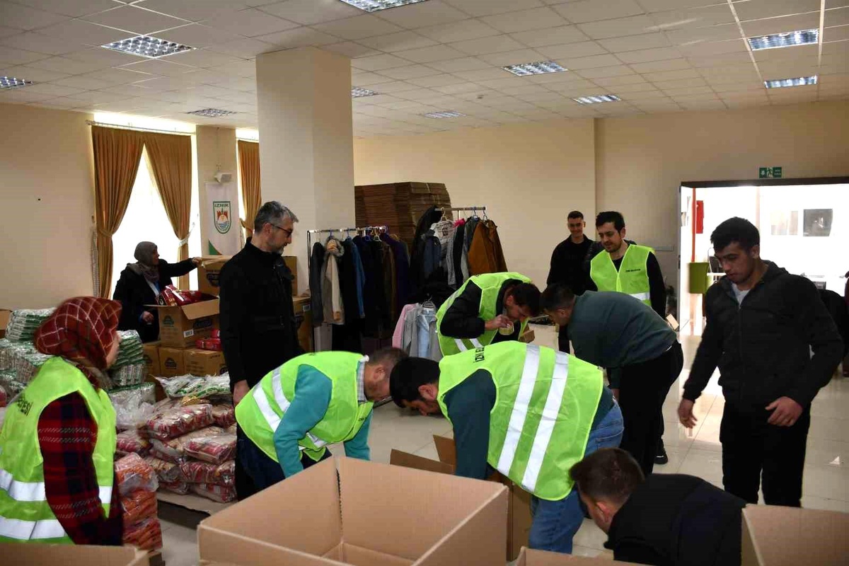 İznik\'ten afet bölgesine destekler sürüyor
