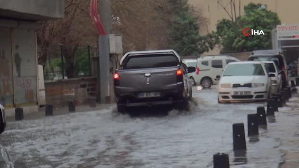 Kızıltepe'de 30 dakikada caddeler göle döndü