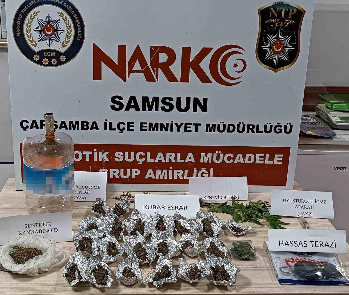 Samsun\'da eş zamanlı uyuşturucu operasyonu: 2 gözaltı