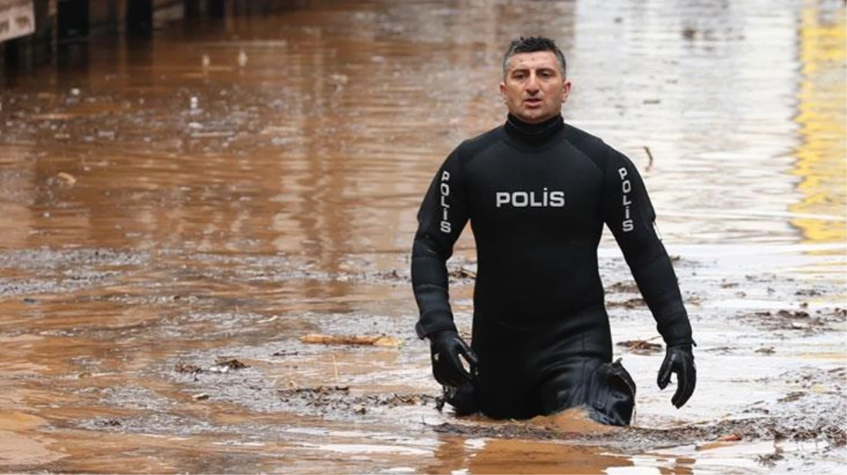 Şanlıurfa ve Adıyaman\'ı sel vurdu, Meteoroloji\'den 4 ilimize daha uyarı geldi