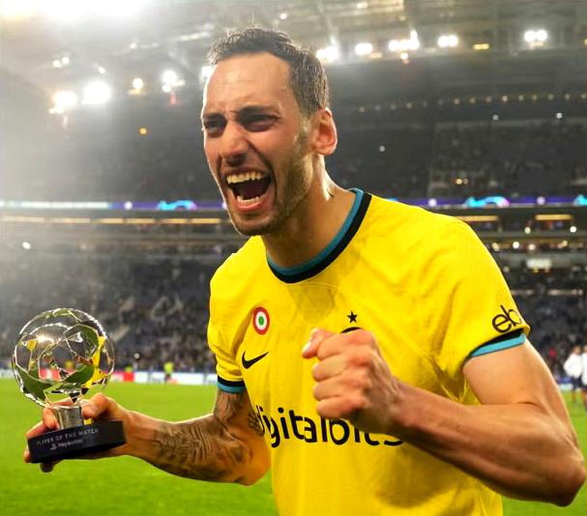 TFF\'den Hakan Çalhanoğlu\'na tebrik