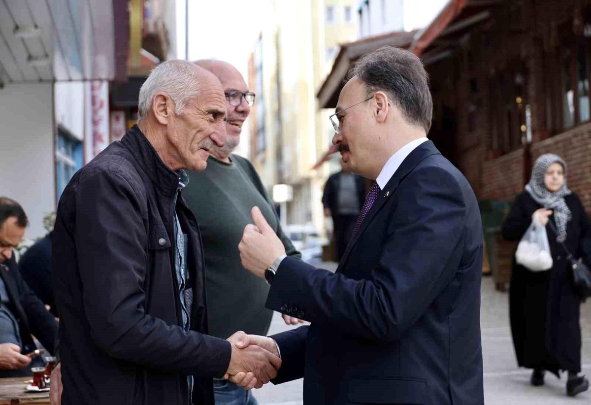 Vali Kızılkaya vatandaşların dertlerini dinledi