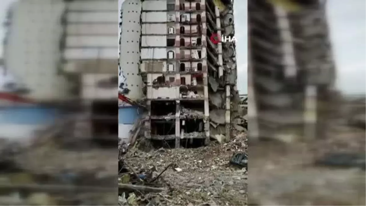 89 kişinin hayatını kaybettiği Diyar Galeria İş Merkezi bir dokunuşla böyle yıkıldı