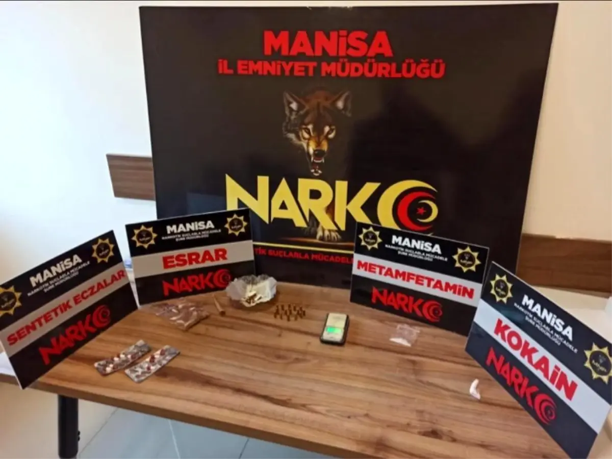 Araçlarında uyuşturucuyla yakalanan 2 şüpheli gözaltına alındı