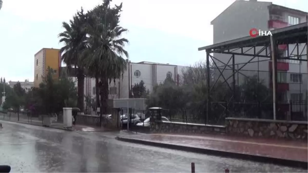 Aydın\'da doluyla karışık sağanak yağış ekili oldu