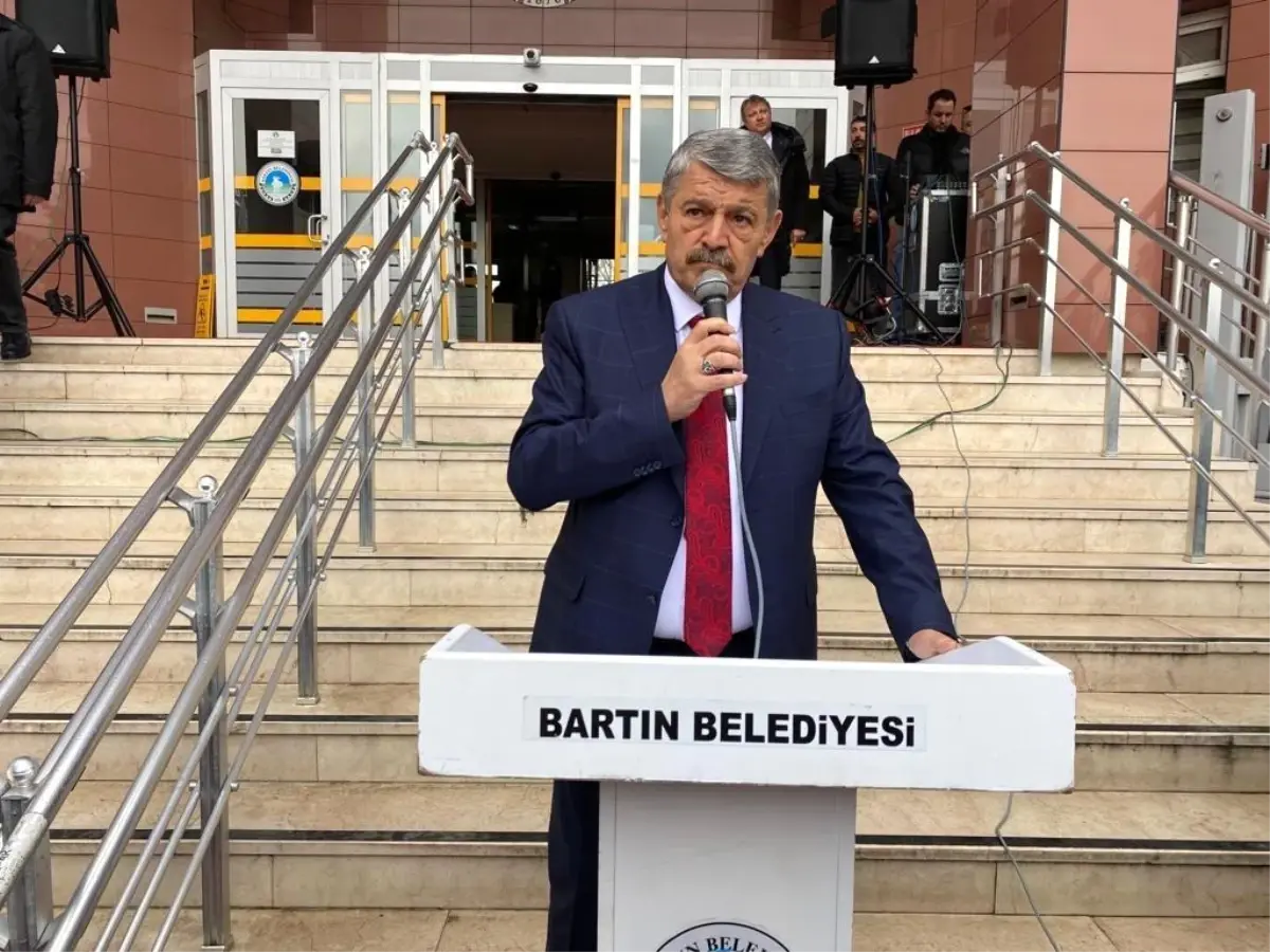 Bartın Belediye Başkanı Akın, milletvekili aday adaylığı için görevinden istifa etti