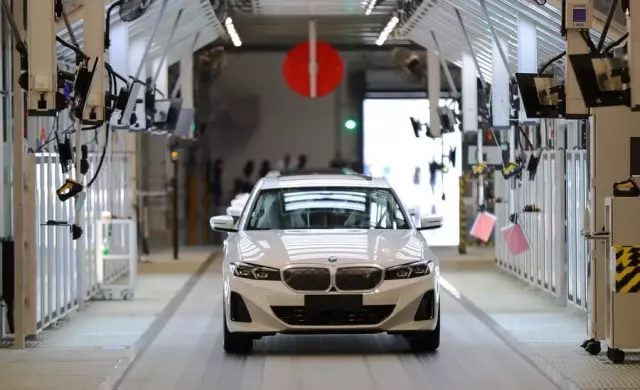 Bmw, Çin'deki Güçlü Taleple Bataryalı Elektrikli Araç Satışlarını İkiye Katladı Bmw, Çin'deki Güçlü Taleple Bataryalı Elektrikli Araç Satışlarını İkiye Katladı