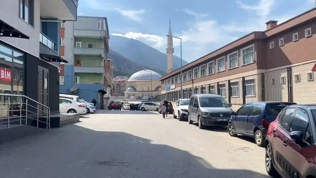 Bursa'da 12 yaşındaki ortaokul öğrencisi, 10. sınıfa giden arkadaşını bıçakladı