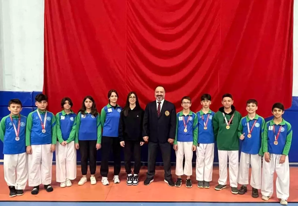 Çayırova Belediyesi karate takımı 7 madalya kazandı