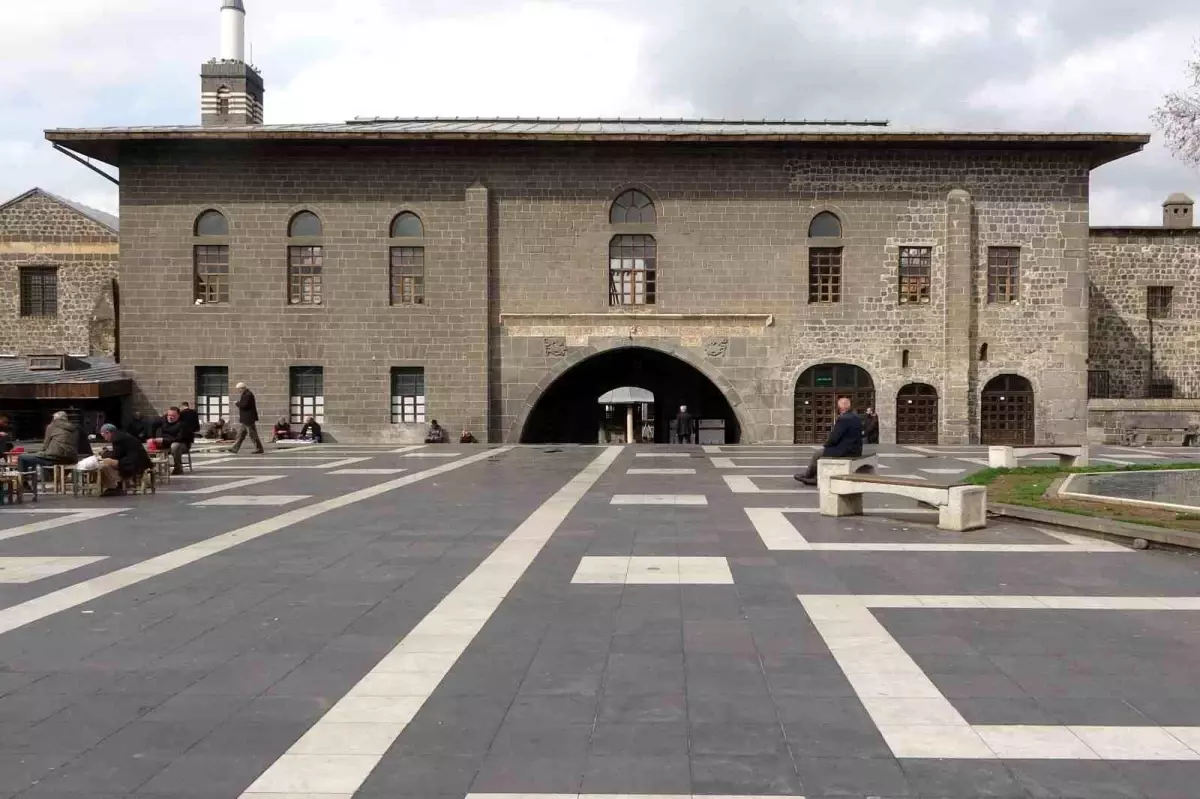 Deprem Diyarbakır\'da turizmi vurdu