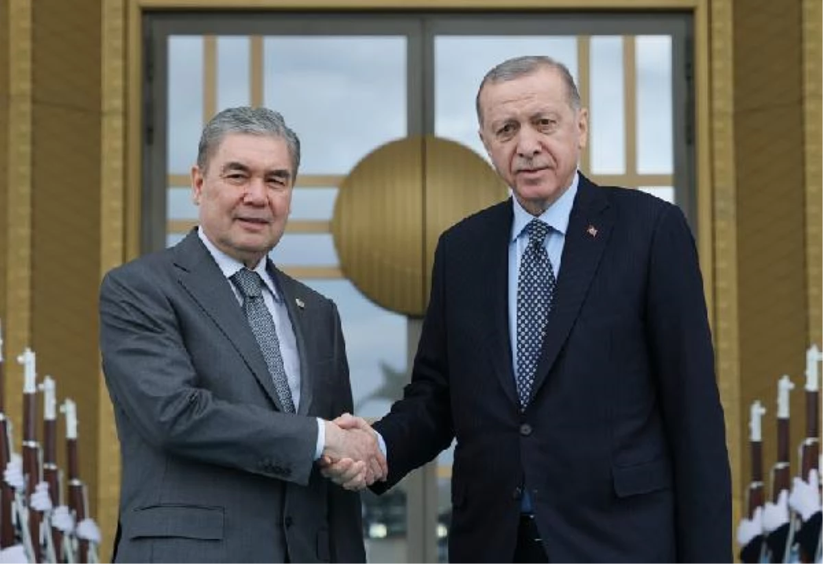 Cumhurbaşkanı Erdoğan, Türkmenistan Halk Maslahatı Başkanı Berdimuhamedov ile bir araya geldi