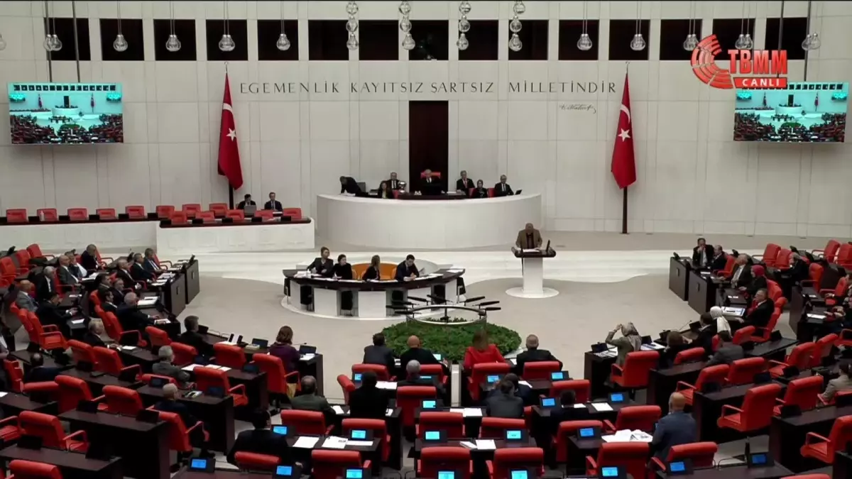 Hdp\'nin "Kızılay\'ın Amaç Dışı Faaliyetlerinin Araştırılması" Önerisi AKP ve MHP\'li Milletvekillerinin Oylarıyla Reddedildi