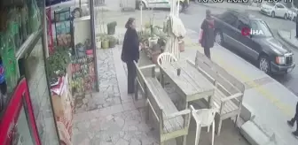 İzmir'de iki araç kafa kafaya böyle çarpıştı: 1 yaralı