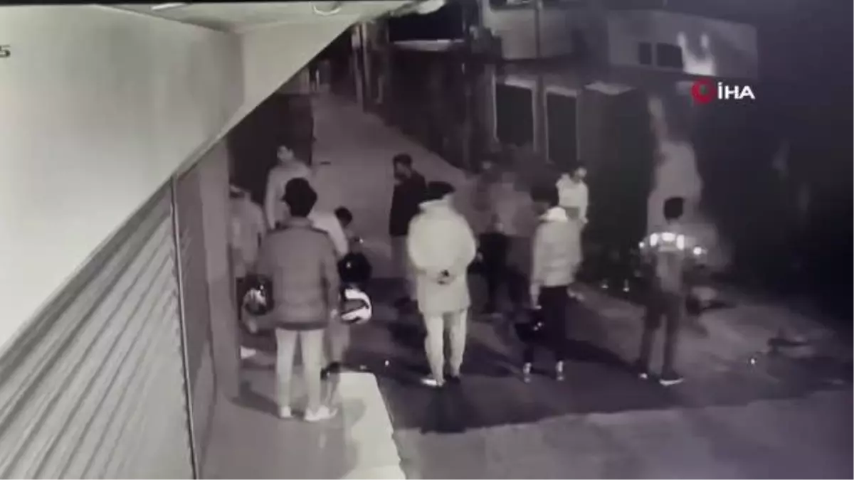 Kendisini dövmek için toplanan kalabalığa pompalıyla daldı... O anlar kamerada