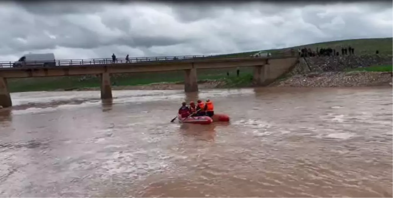 MARDİN\'DE DEBİSİ YÜKSELEN DEREYE DÜŞEN 11 YAŞINDAKİ FATMA KAYBOLDU