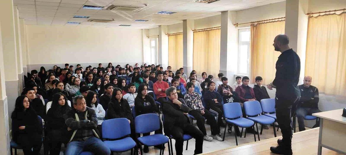 Mersin\'deki okullarda terör konusundaki bilgilendirme çalışmaları sürüyor