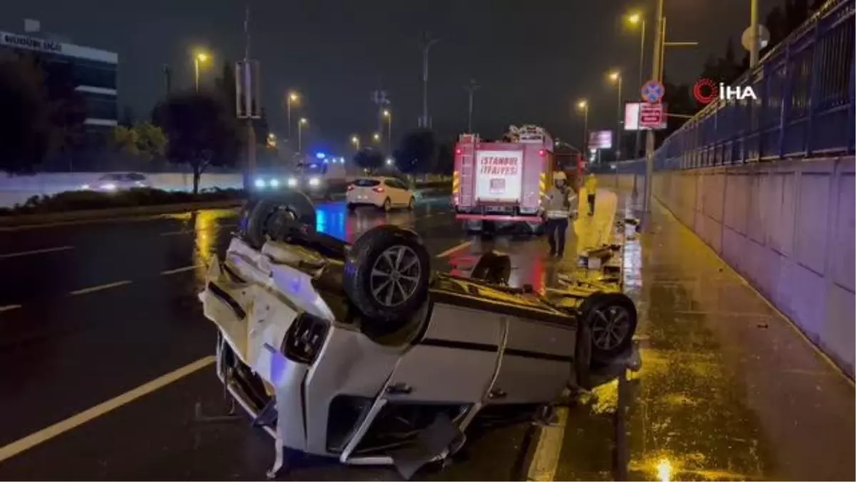 Refüjü aşan araba karşı şeritten gelen araca çarpıp takla atarak durdu: 3 yaralı