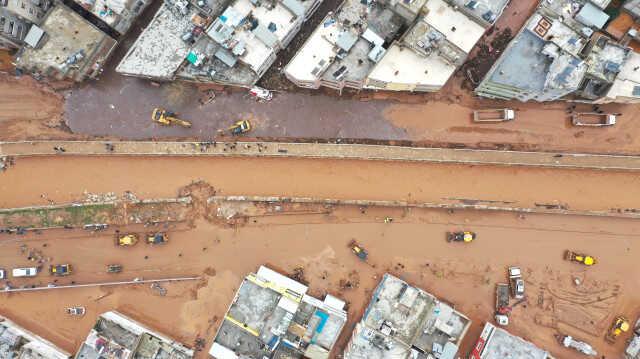 Şanlıurfa'da selden etkilenen Karakoyun Deresi civarı temizleniyor Şanlıurfa'da selden etkilenen Karakoyun Deresi civarı temizleniyor