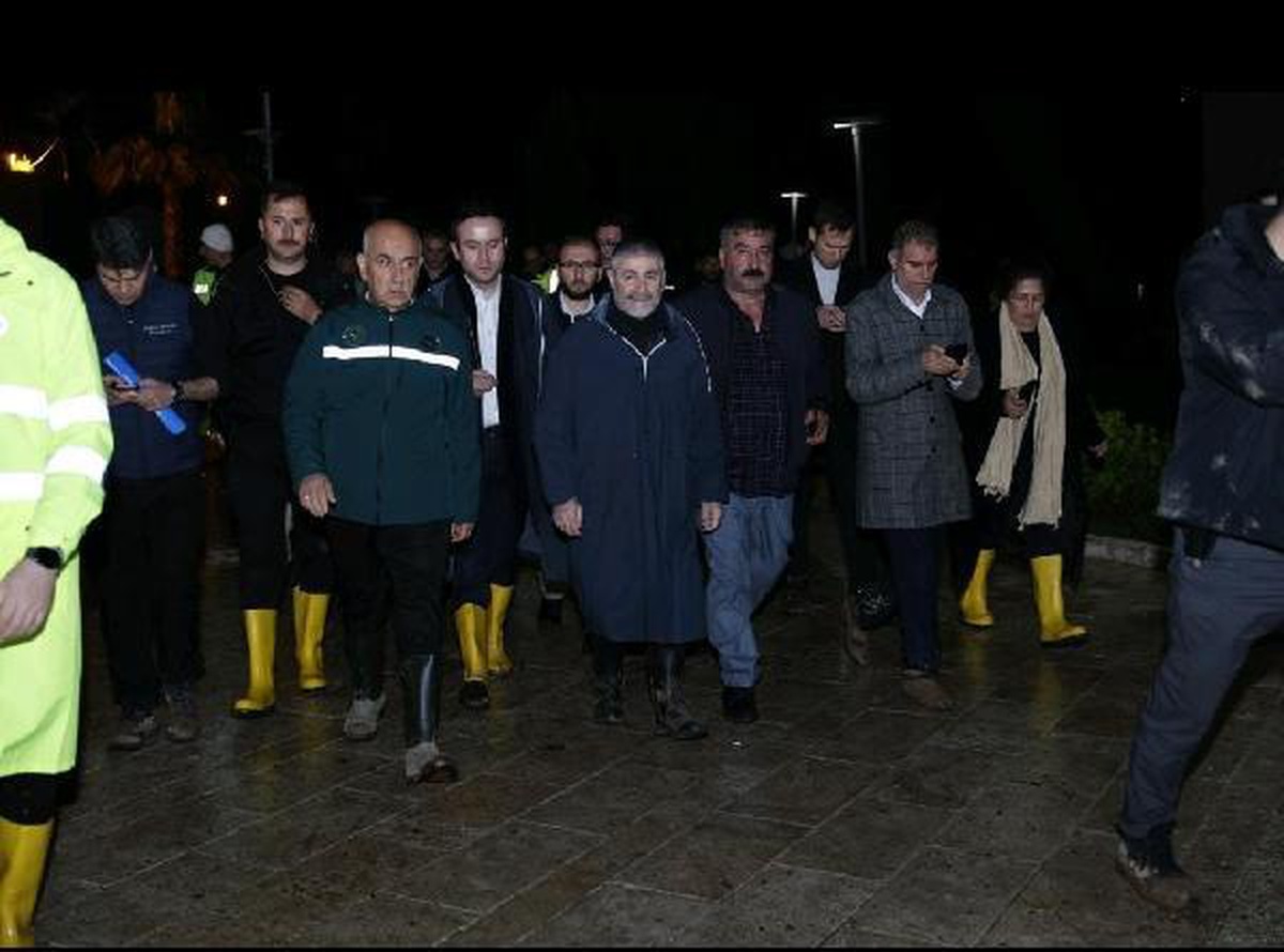 Şanlıurfa ve Adıyaman\'da sel felaketi: 14 ölü, 5 kayıp (16)