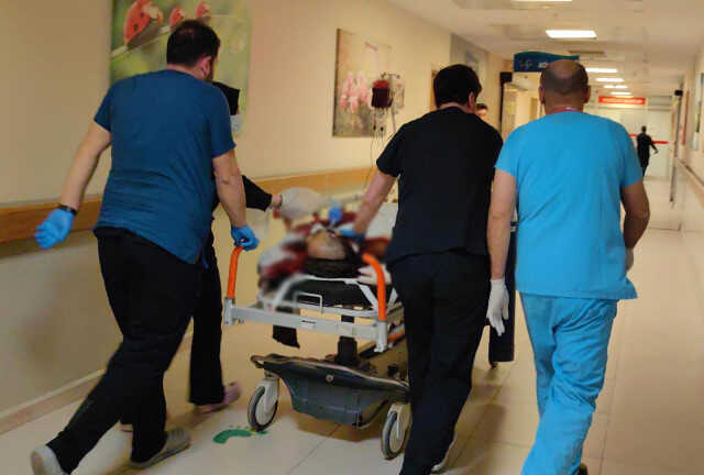 Testere bıçağının yerinden çıkmasıyla boynu kesilen işçi hayatını kaybetti Testere bıçağının yerinden çıkmasıyla boynu kesilen işçi hayatını kaybetti