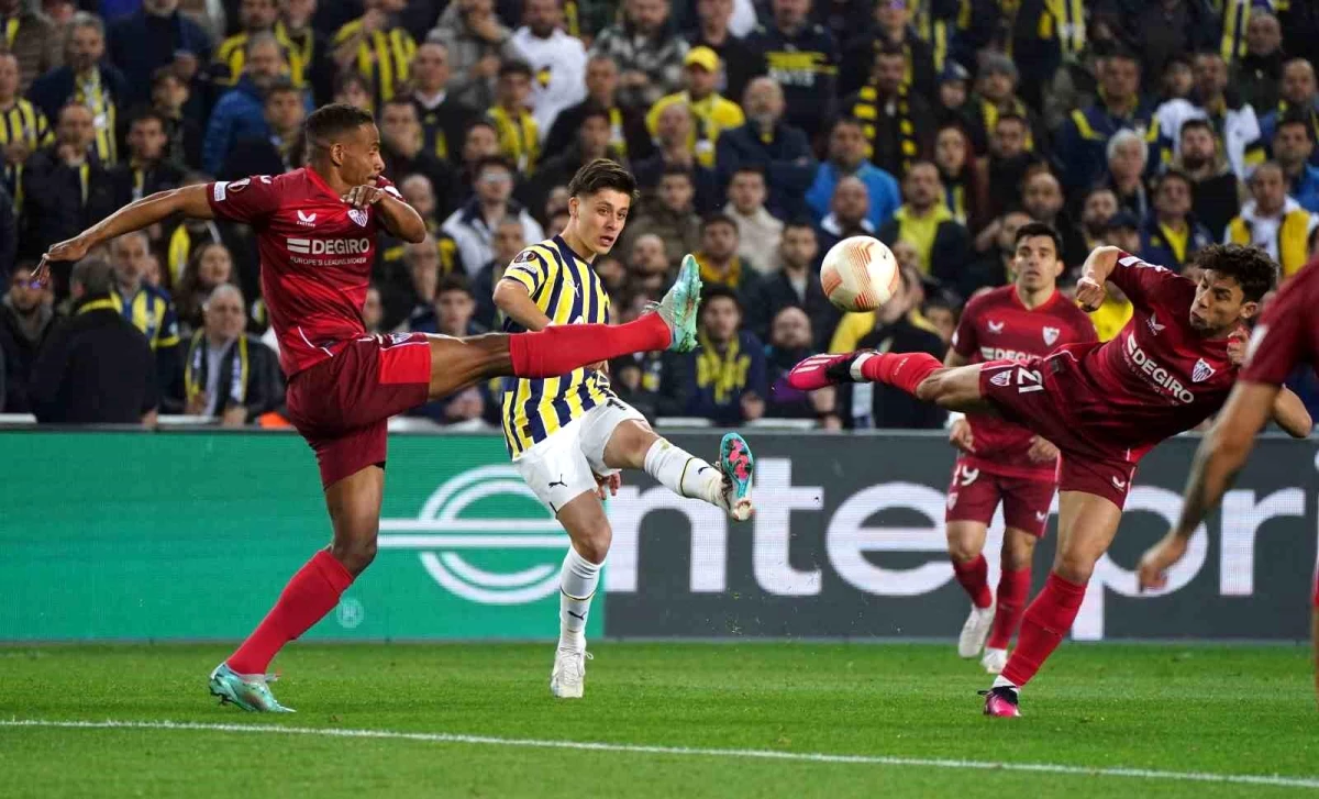 UEFA Avrupa Ligi: Fenerbahçe: 1 - Sevilla: 0 (Maç sonucu)