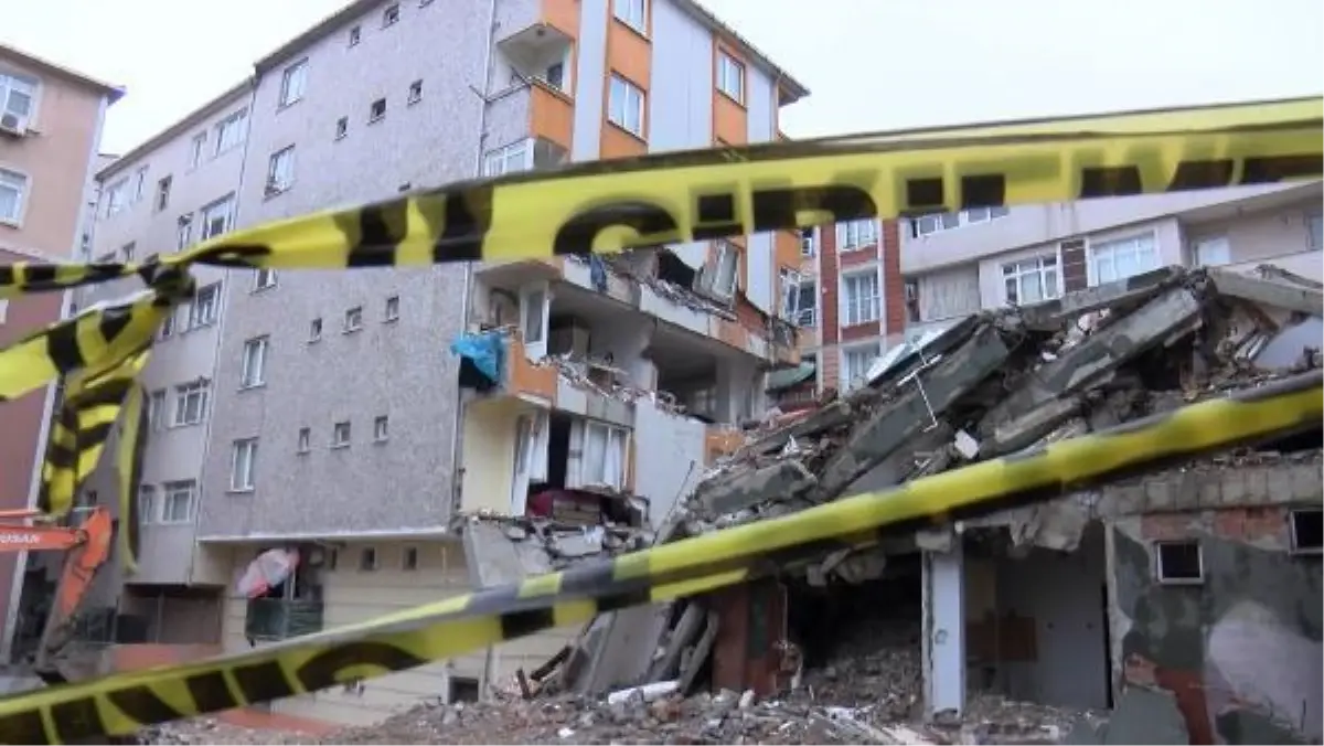 Bahçelievler\'de yıkımı yapılan binanın bir kısmında çökme meydana geldi