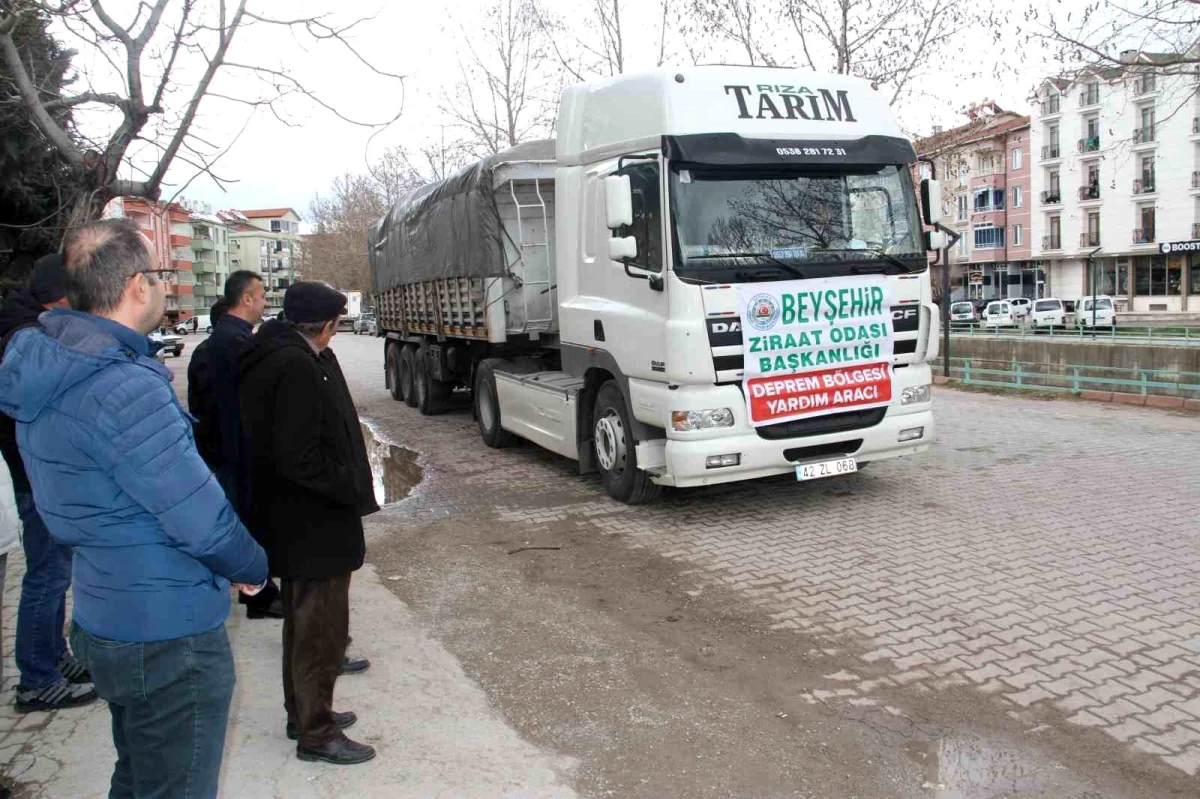 Beyşehir\'den deprem bölgesine yem yüklü 3. tır yola çıktı