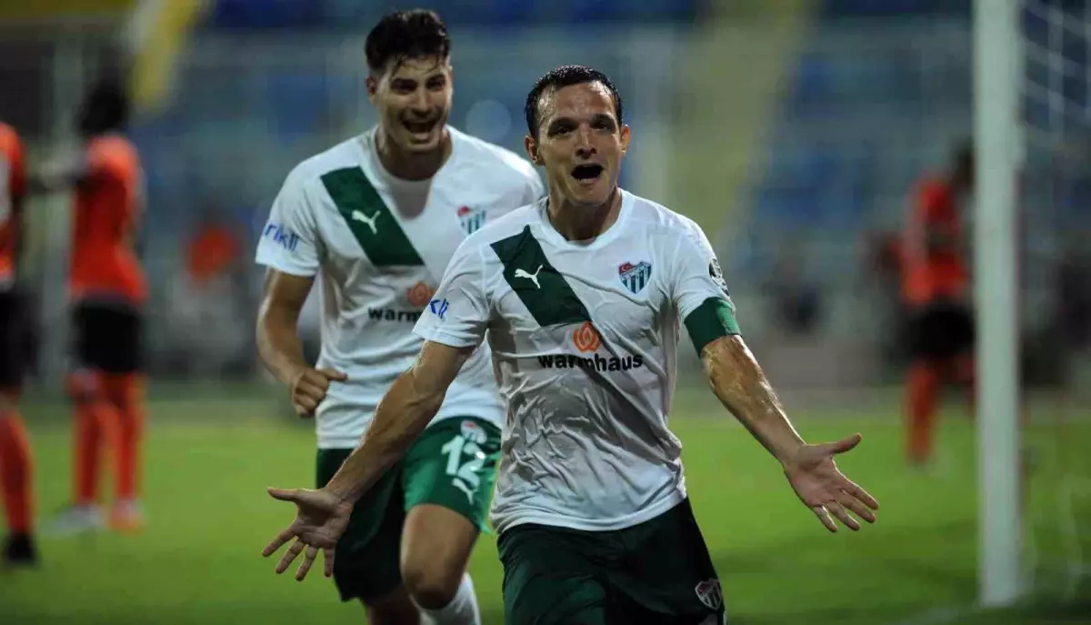 Bursaspor\'un efsanesi Pablo Martin Batalla, Bursa\'ya teknik direktör olarak döndü