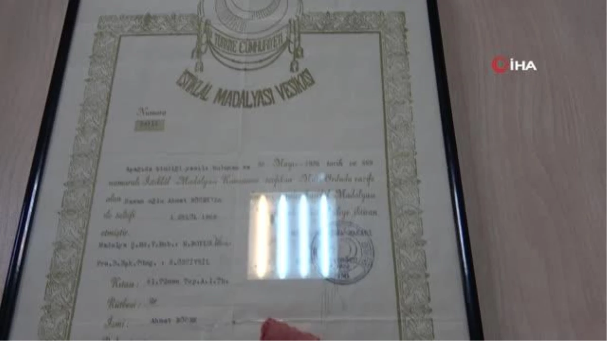 Dede yadigarı İstiklal Madalyası\'nı Bilecik Müzesi\'ne bağışladı