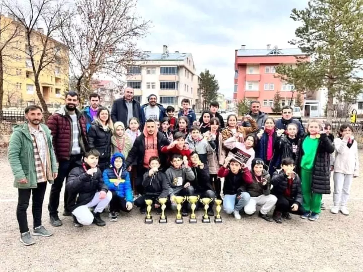 Demirözülü öğrencilerden spor alanında başarı