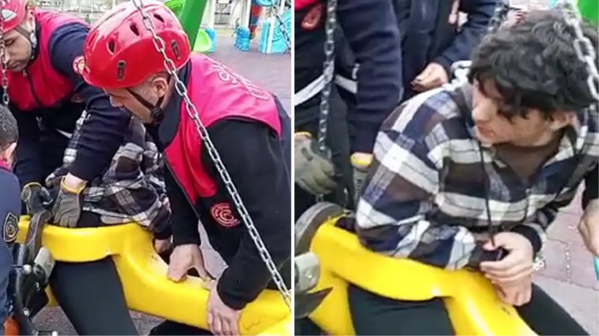 Sivas\'ta ilginç olay! Çocuk parkında salıncağa sıkışan genci itfaiye ekipleri kurtardı